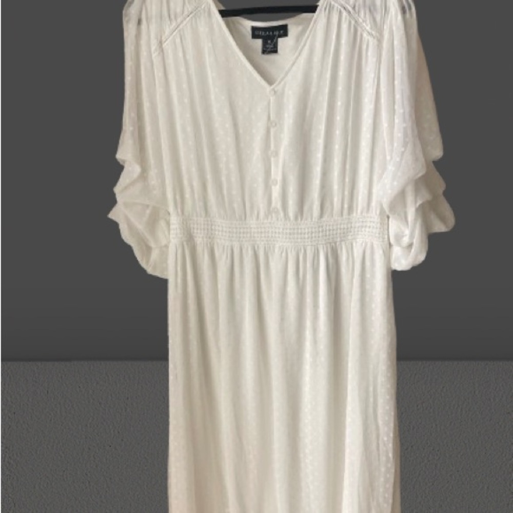 Stella & Julie Dress
Beautiful 
New with Tag
White
XL